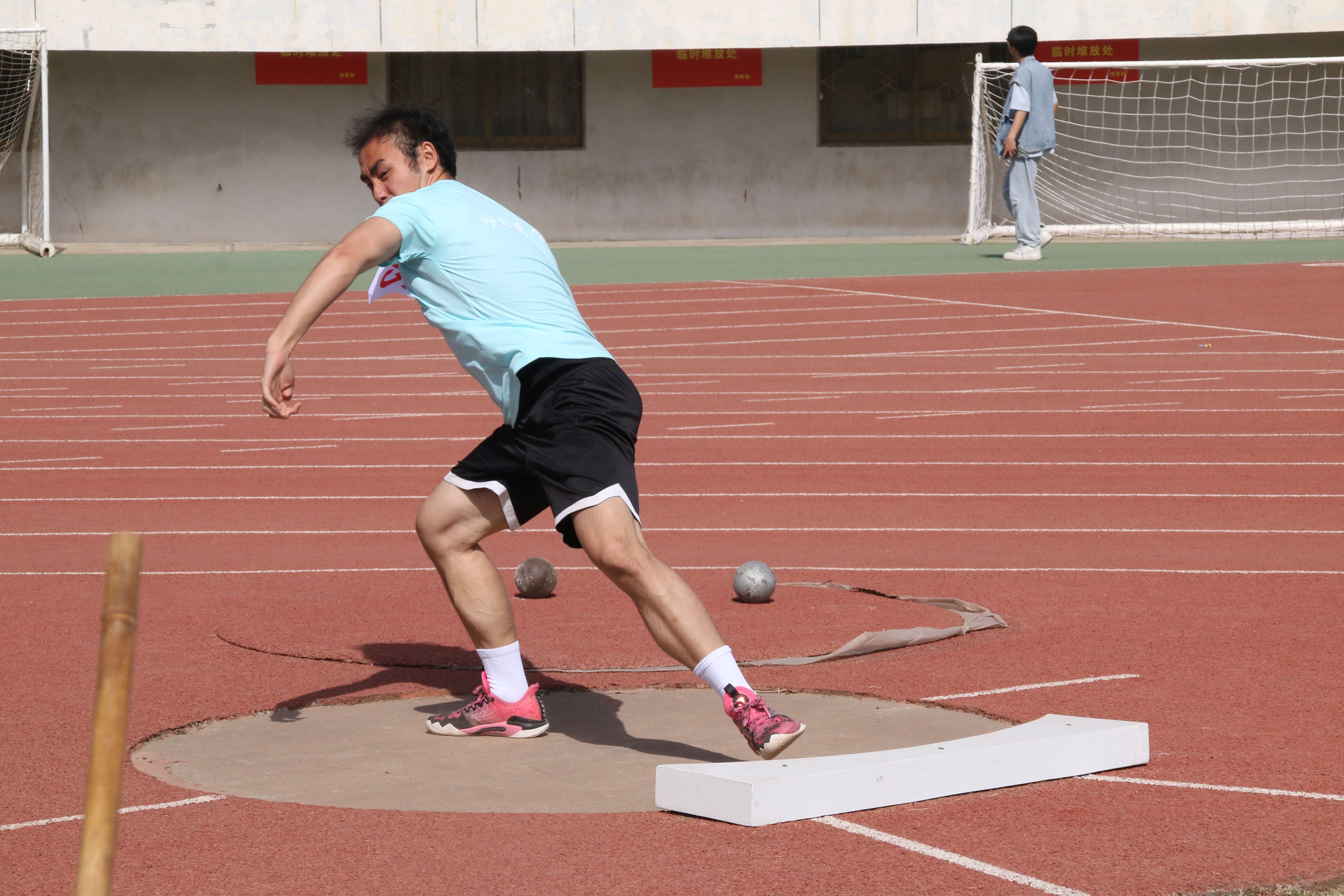 校运动会 铅球.jpg