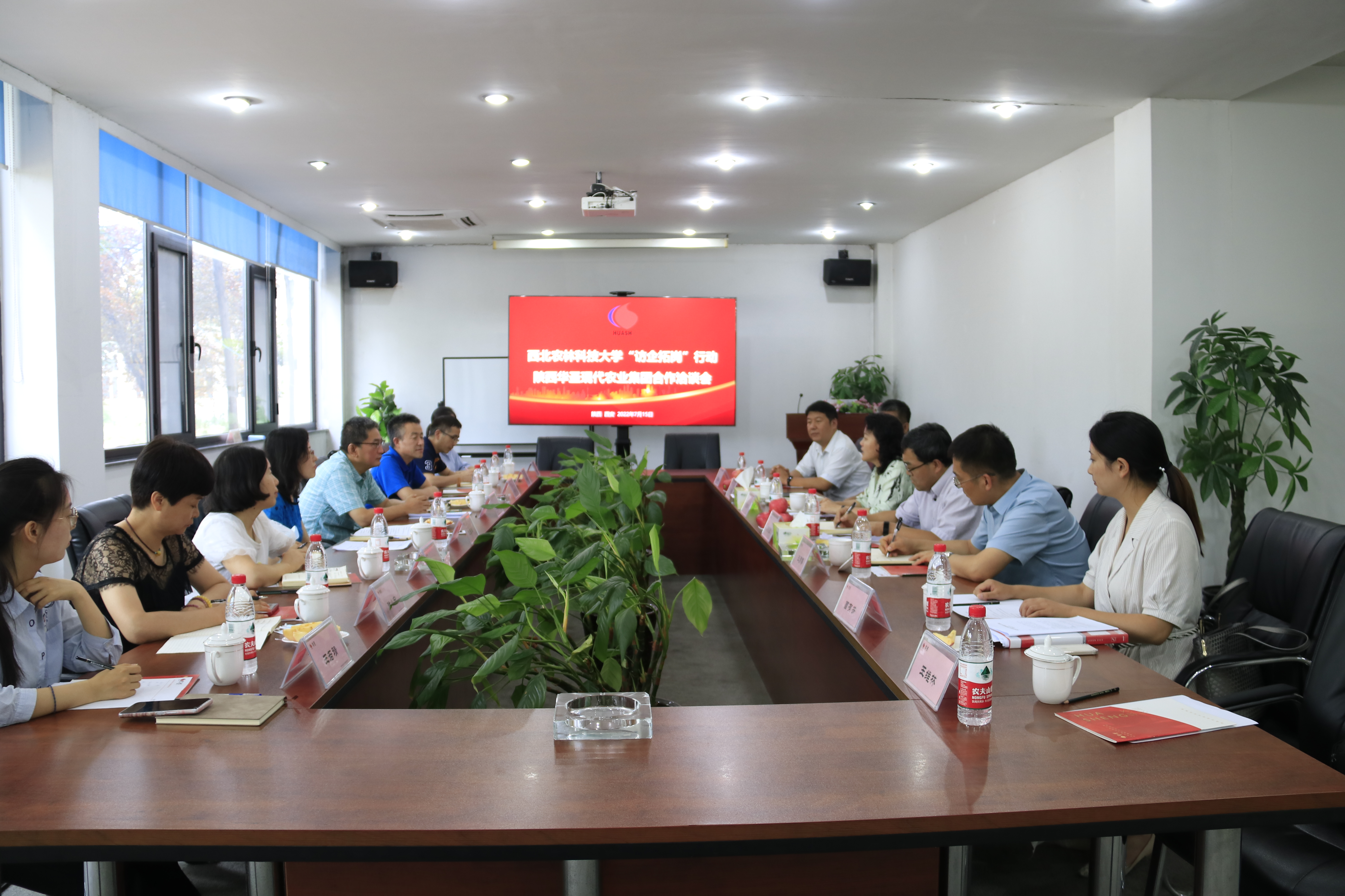 9437b9d30d9c43a381082a12fed10579.jpg 9437b9d30d9c43a381082a12fed10579.jpg